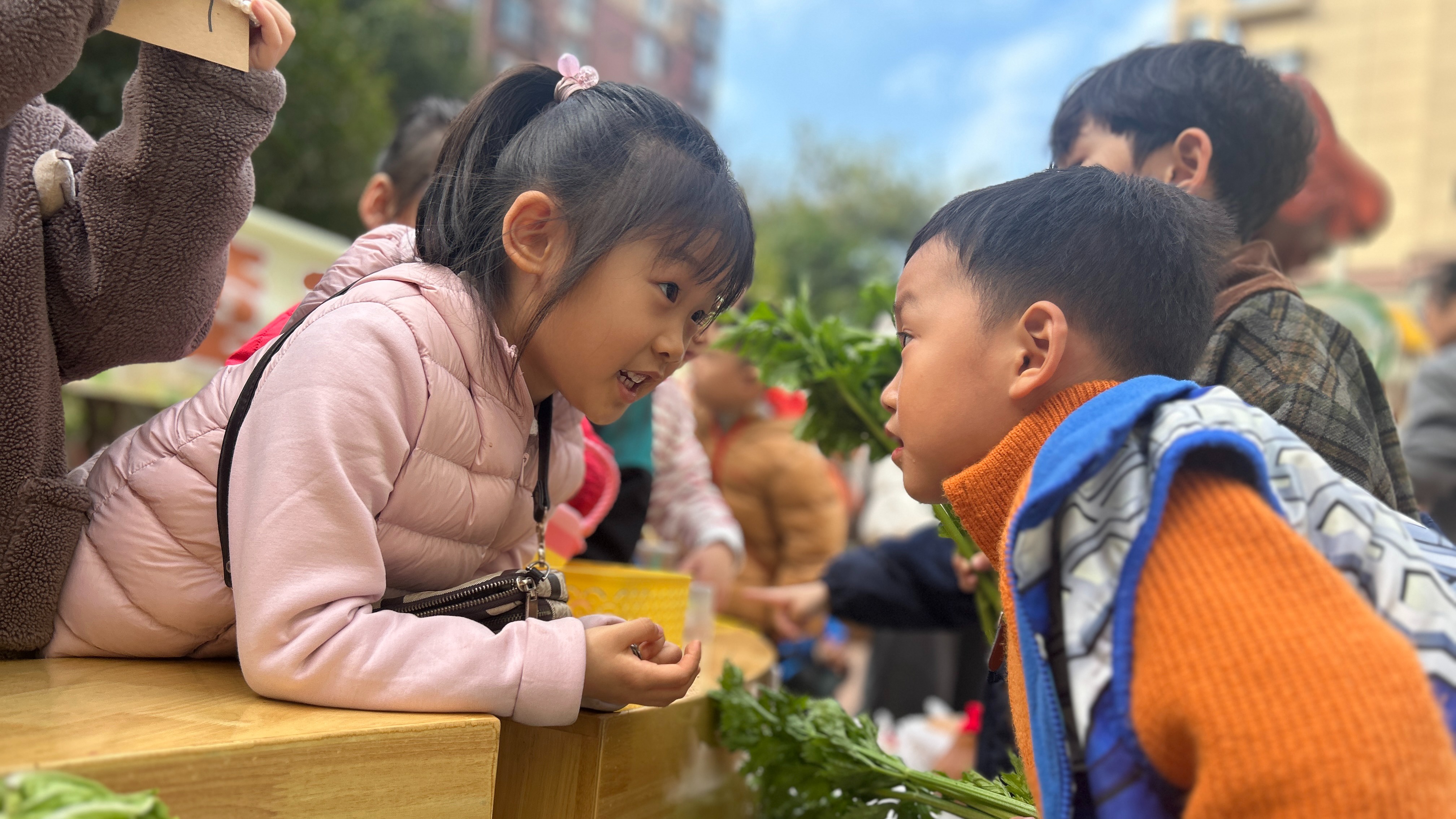 攜手將孩子引入生活的大課堂