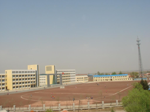 九臺(tái)市第四中學(xué).jpg 九臺(tái)市第四中學(xué).jpg